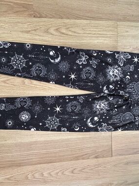 Black and White Celestial Print Women’s and Young ladies